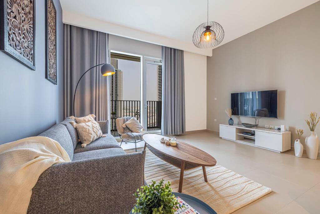 Dubai Apartment | Daniels 1BR at Creek Horizon with Park View