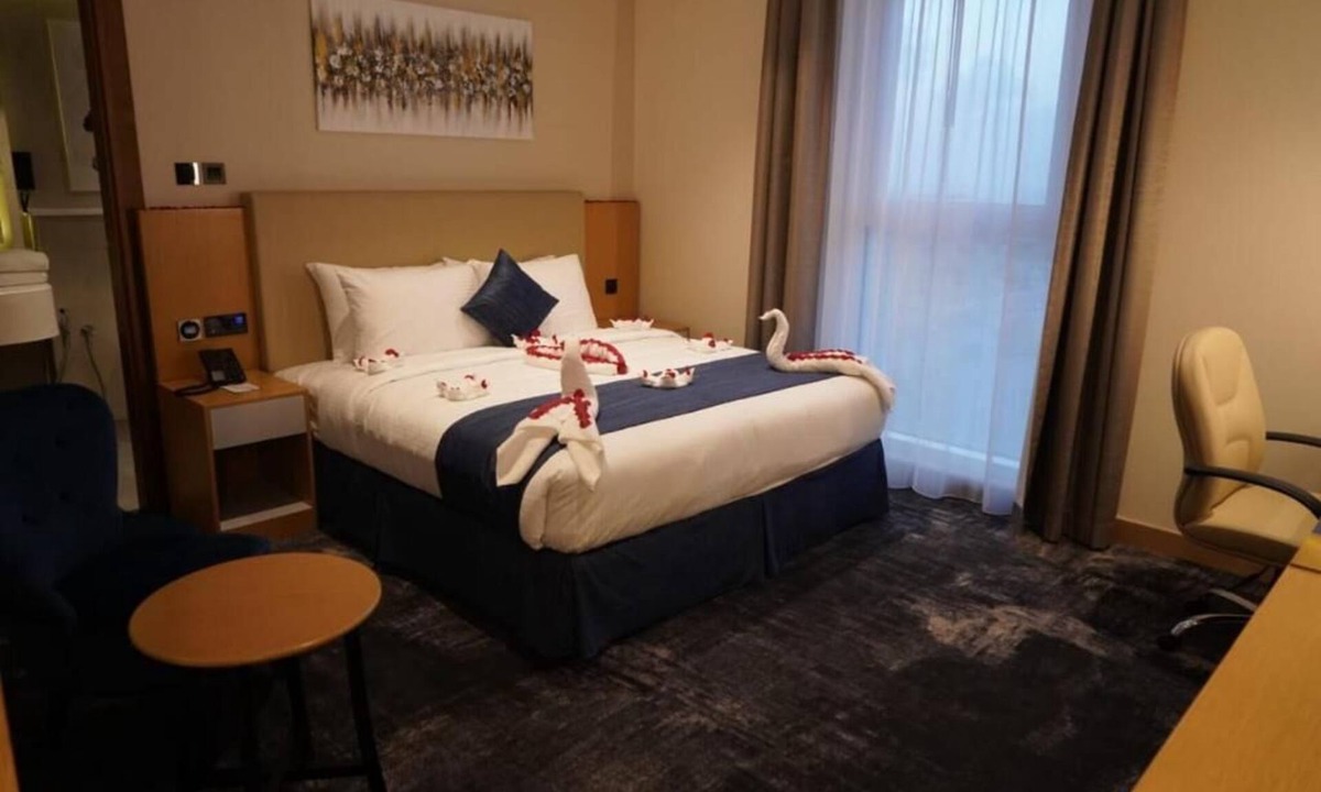 Al Qasimia Apartment | Deluxe Double Room Near Universal Sports Club