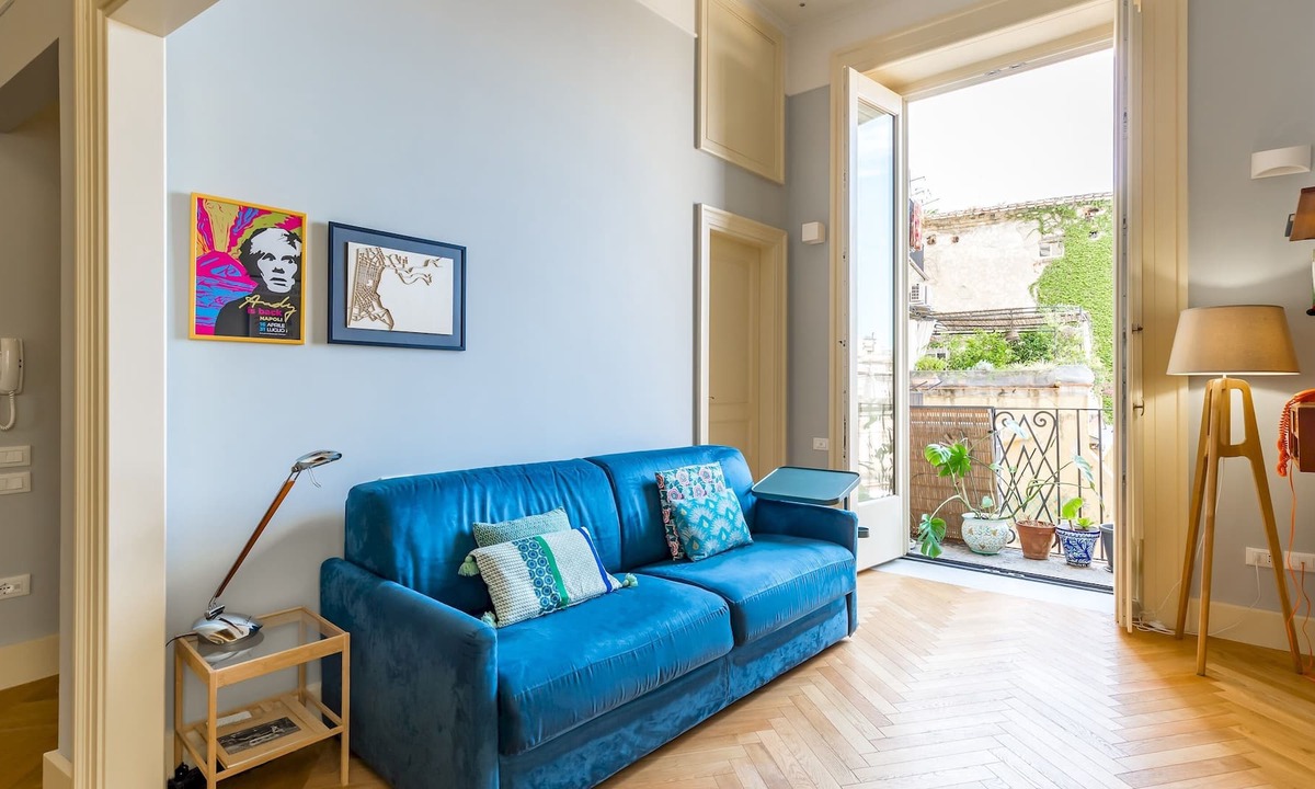 Vittorio Emanuele Apartment | Donna Costanza - Stylish and Panoramic Flat