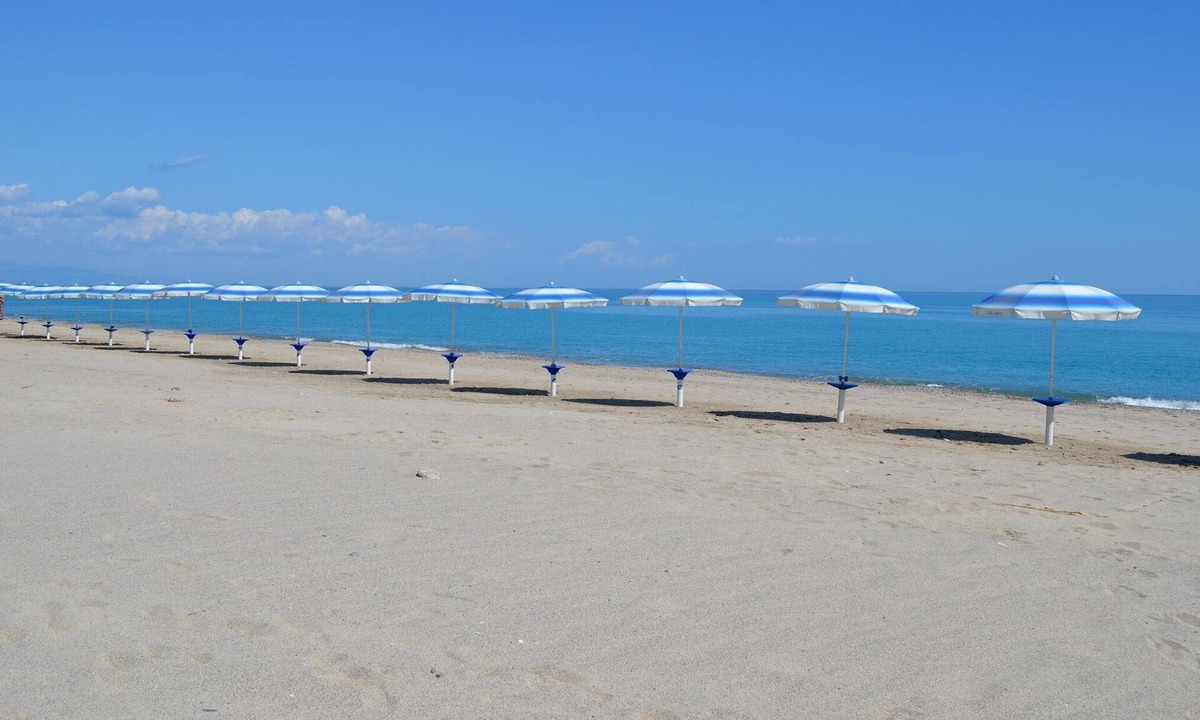 Badolato Apartment | Elegant Holiday Home, in the Village