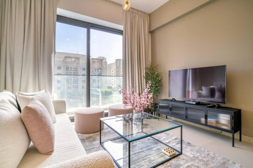 Barsha Heights Apartment | Fabulous 1 Bedroom in Euro Residence with pool