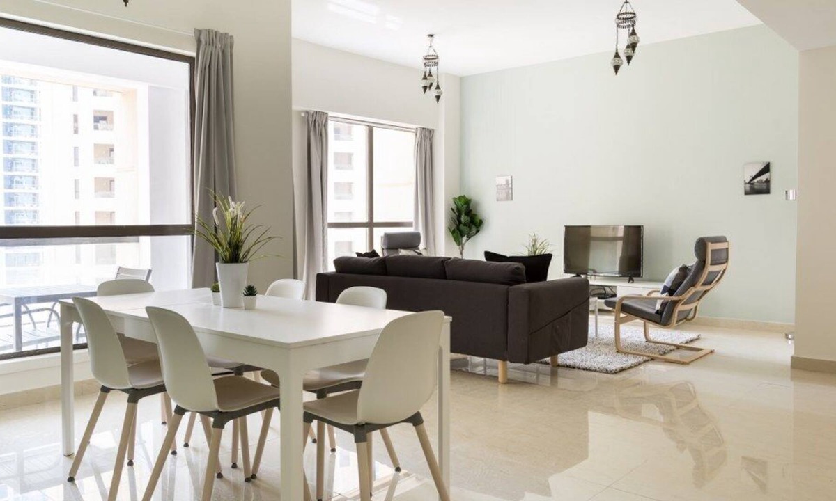 Dubai Marina Apartment | Fantastic Views in Waterfront Apt for 6 in JBR