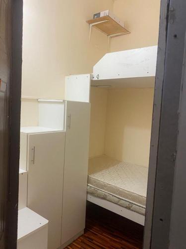 Bur Dubai Apartment | Flamingo Partition