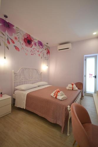 Santa Maria la Carita Bed & Breakfast | Flower house