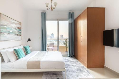 Frank Porter Lakeside | Dubai Production City