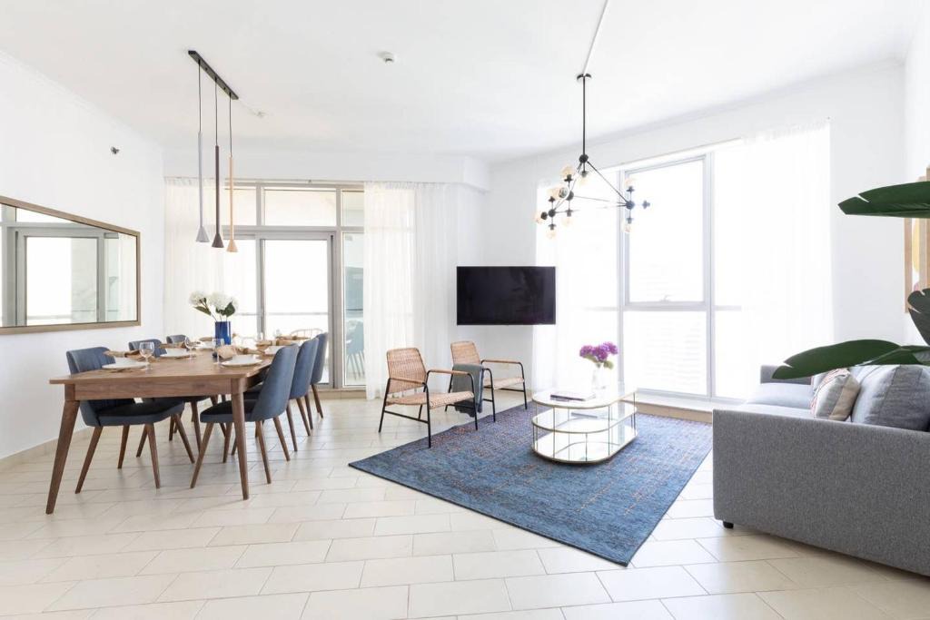 Dubai Marina Apartment | Frank Porter - Torch Tower