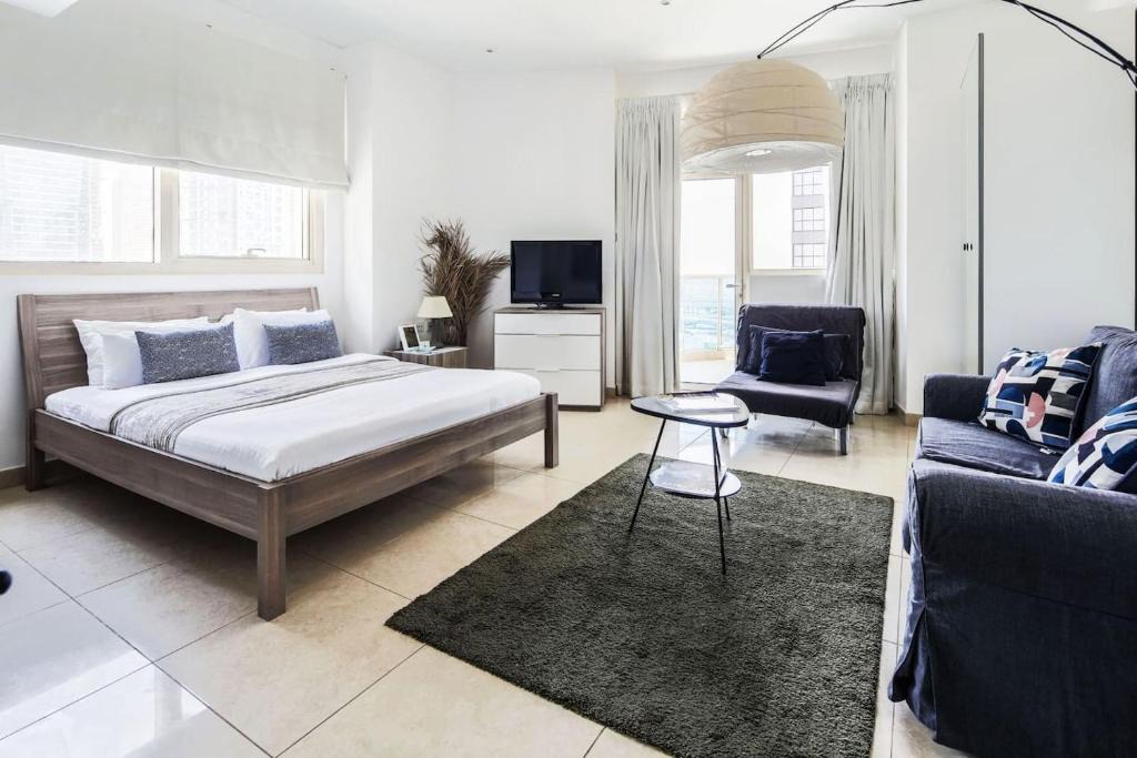 Dubai Marina Apartment | Frank Porter - Yacht Bay