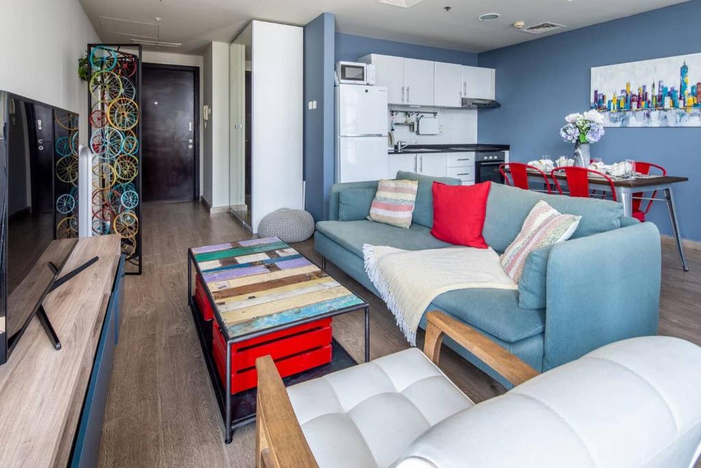 Dubai Marina Apartment | Frank Porter - Yacht Bay