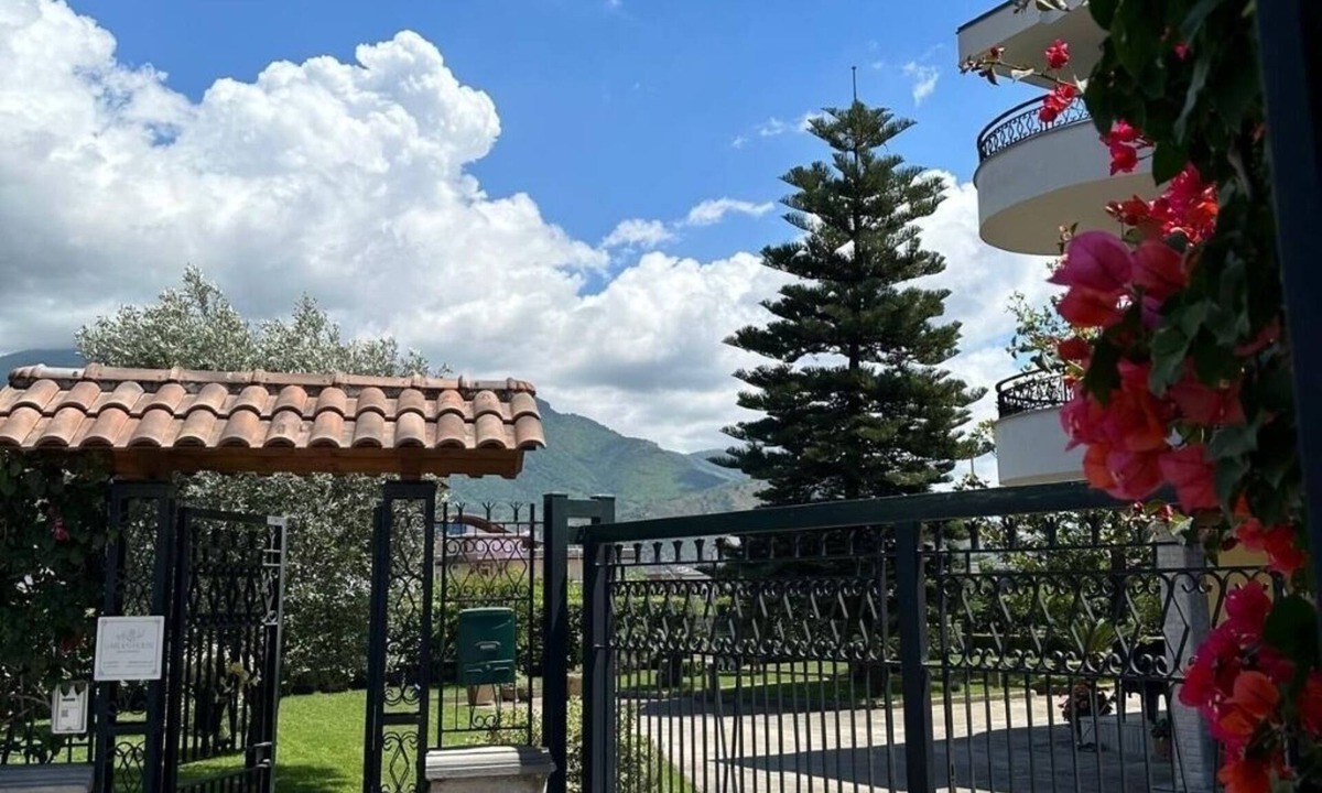 Striano Bed & Breakfast | Garden House B&B - Vesuvius - Cozy accommodation for couples and families