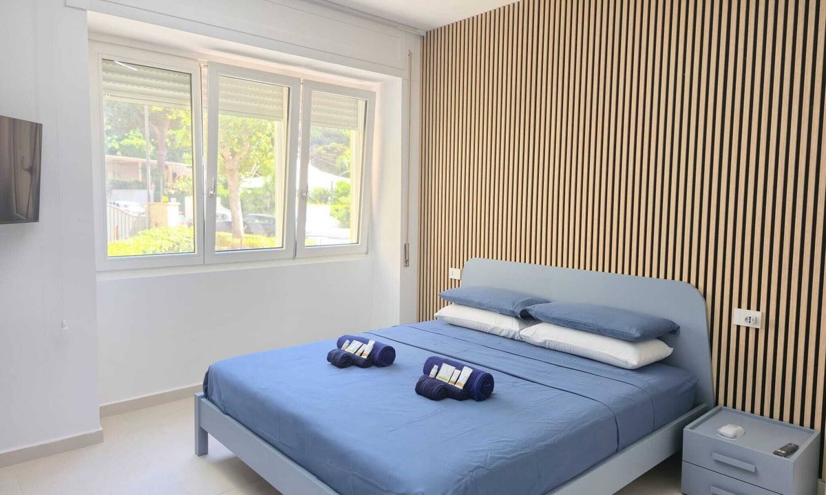 Gaeta Apartment | Geneva House: luxury beachfront apartment with parking space and renowned view