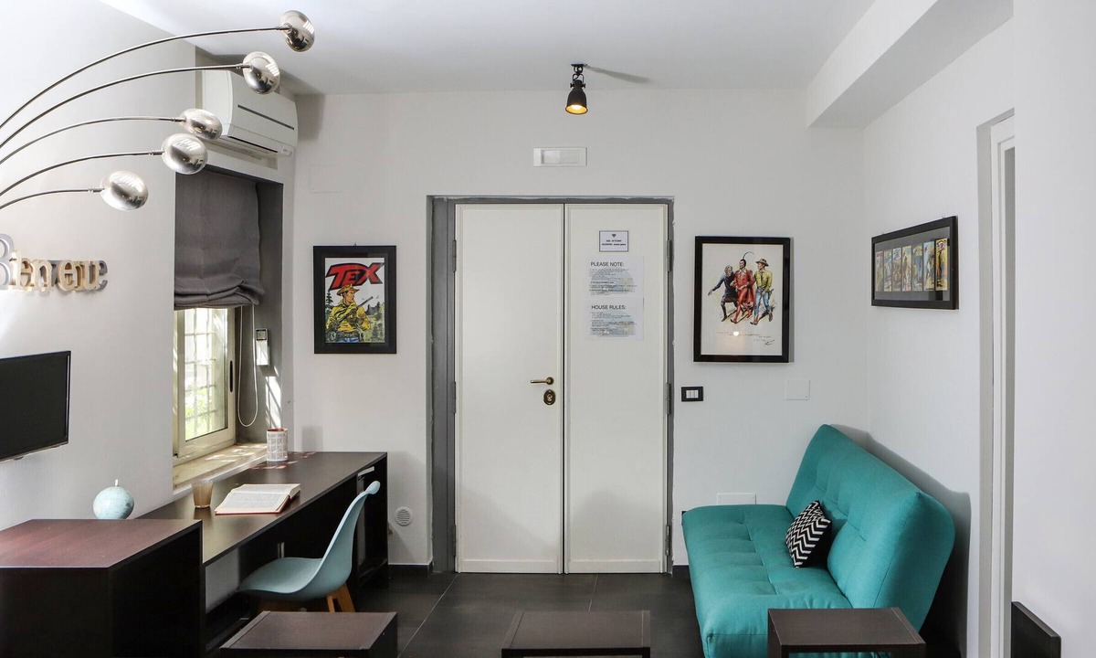 Historical Center Bed & Breakfast | Ground floor Elegant Suite at Palazzo Firrao by Wonderful Italy