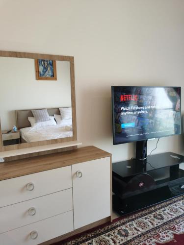 Dubai Apartment | Heaven Escape surrounded by stunning golf view High floor -Netflix-GYM-pool -perfect vacations