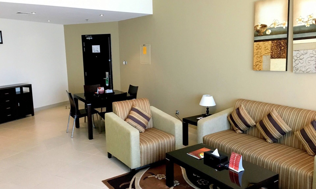 Al Barsha 1 Bed & Breakfast | High-End 1BR Apt. Near Mall of The Emirates