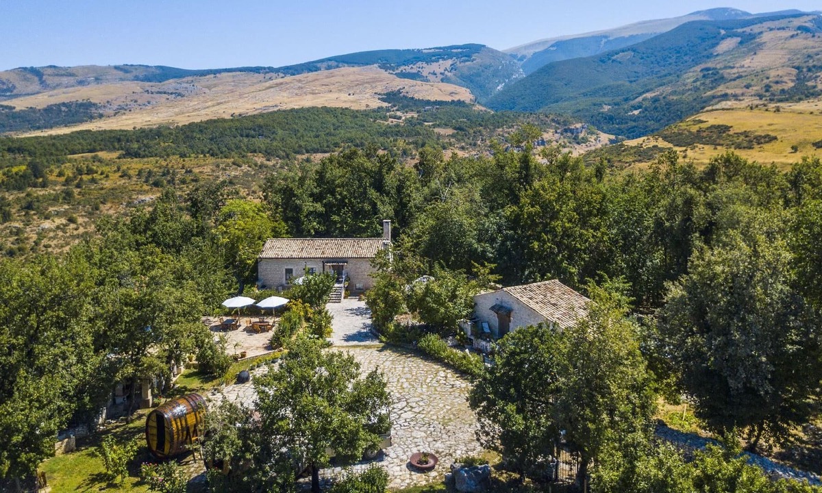 Abbateggio Apartment | Holiday apartment Abbateggio for 2 - 6 persons with 1 bedroom - Twin house