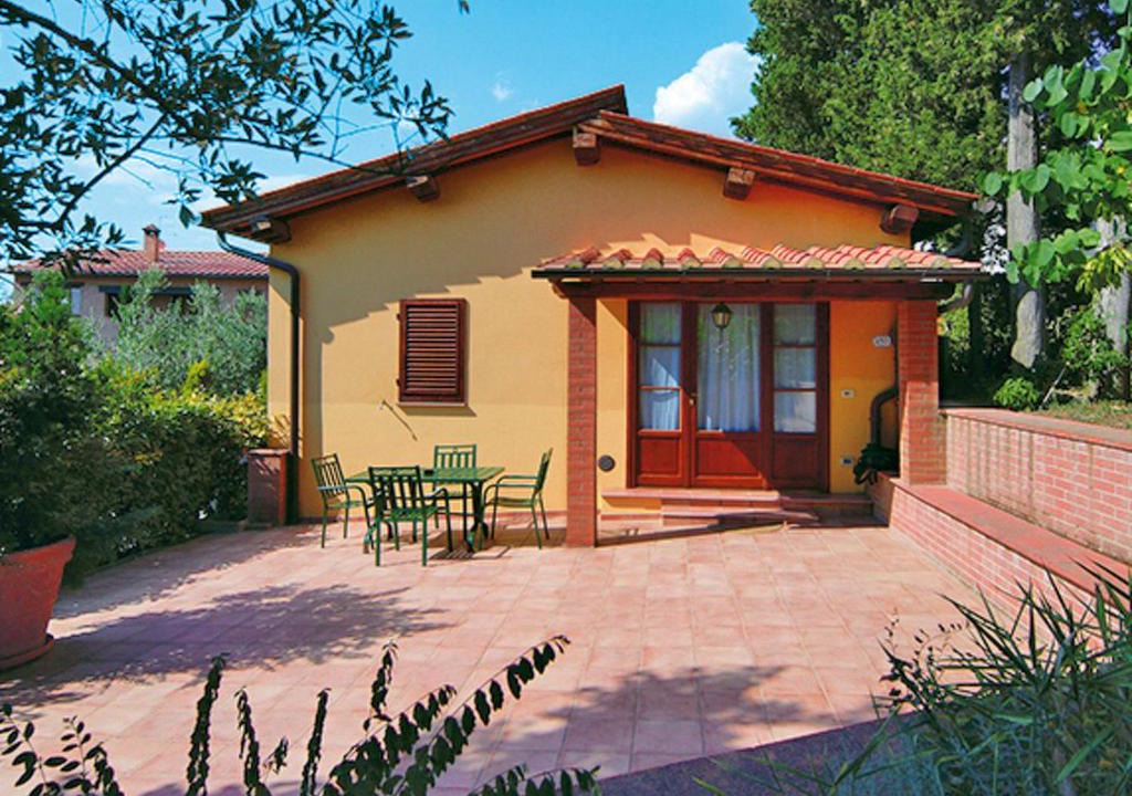 Gorgognano House | Holiday Home Villetta Aia - CET120 by Interhome