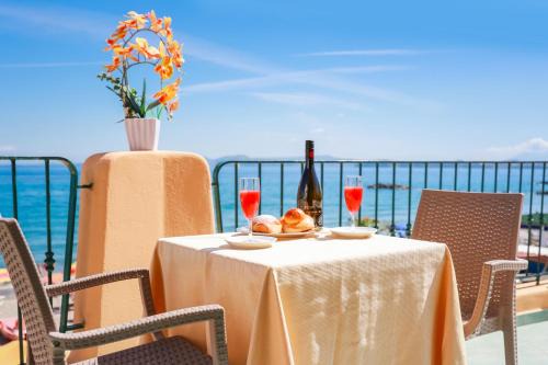 Ischia Porto Hotel | Hotel Rivamare