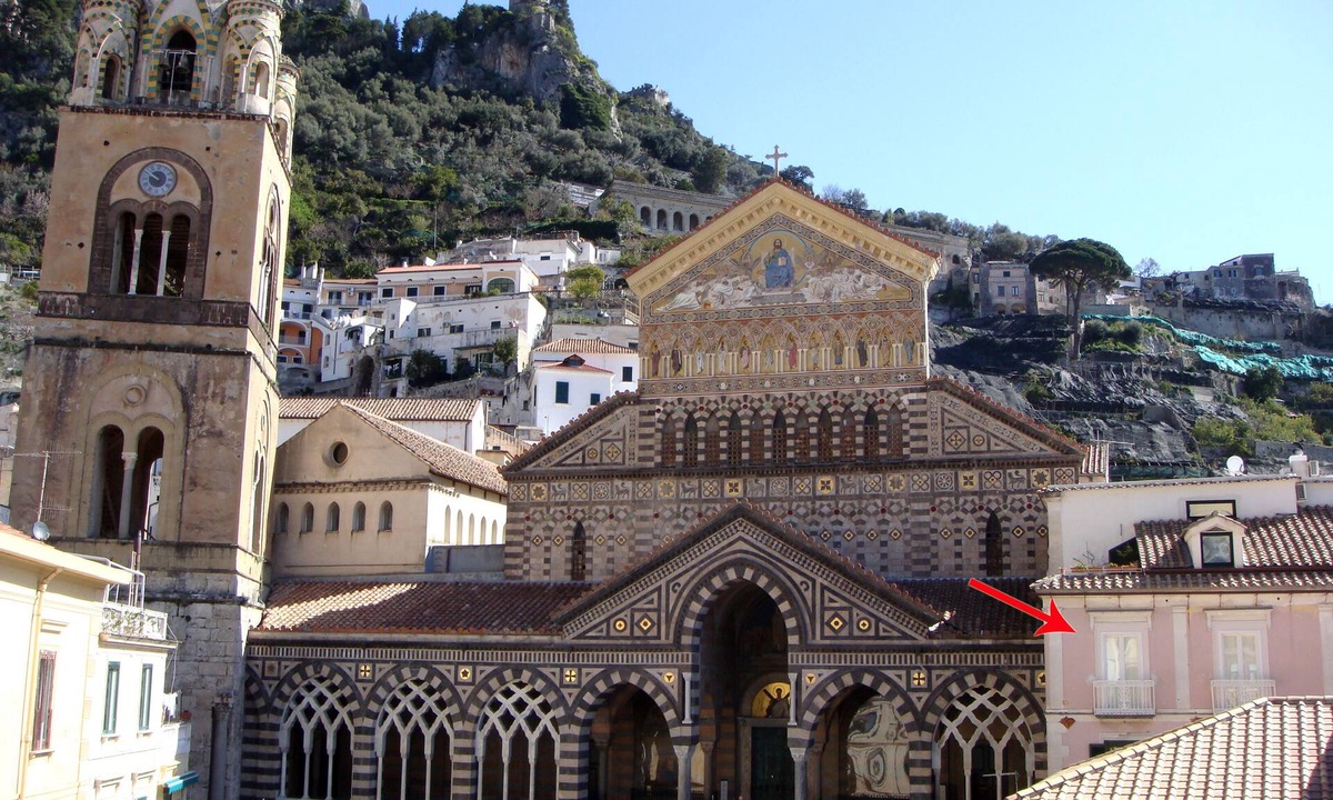 Amalfi Apartment | House overlooking the Cathedral, beach, shops and bars a few meters
