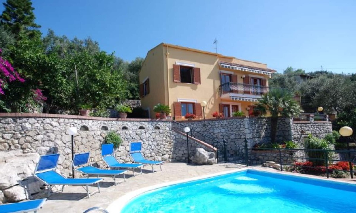 Schiazzano Villa | Independent villa with private swimming pool, located in the Sorrento peninsula.