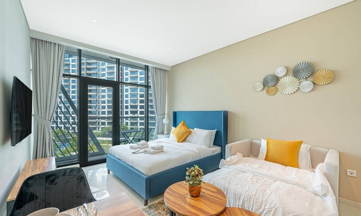 Palm Jumeirah Apartment | Infinity Pool | West Beach Access | Ocean View