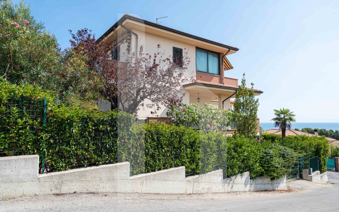 Pineto Villa | Villa ∙ 5 bedrooms ∙ 9 guests