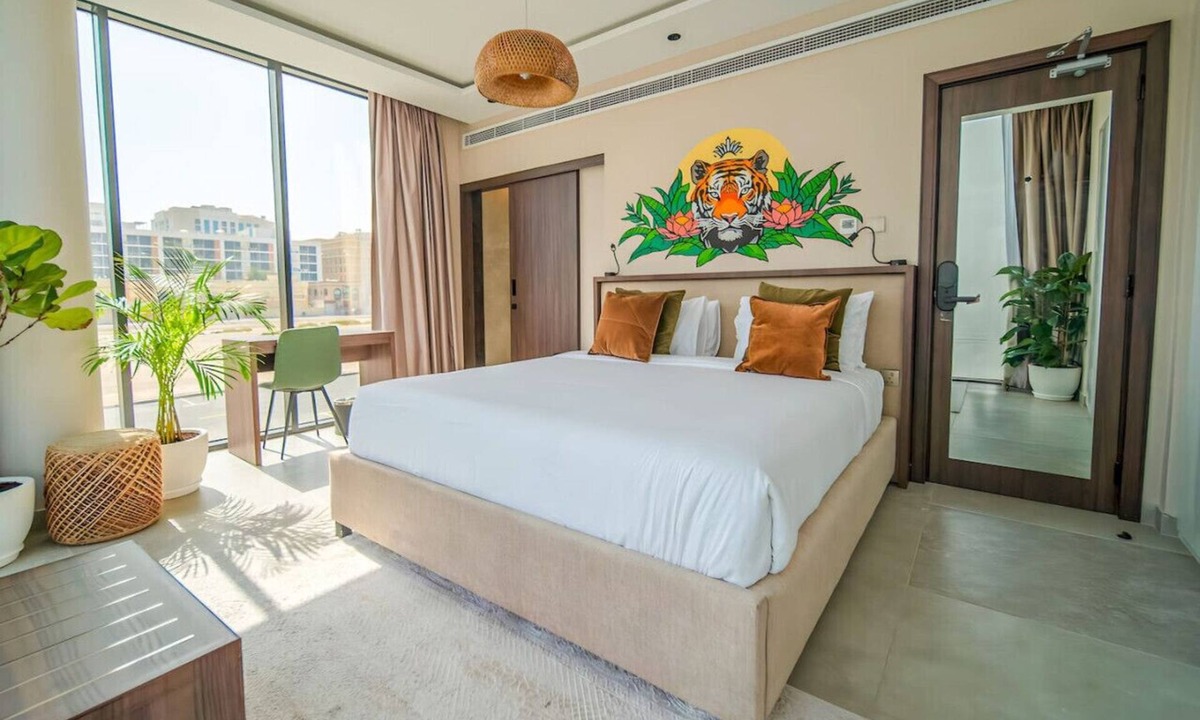 Al Barsha 1 Condo | King room in Private villa