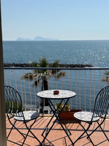 Torre del Greco Apartment | L'Abbraccio di Parthenope
