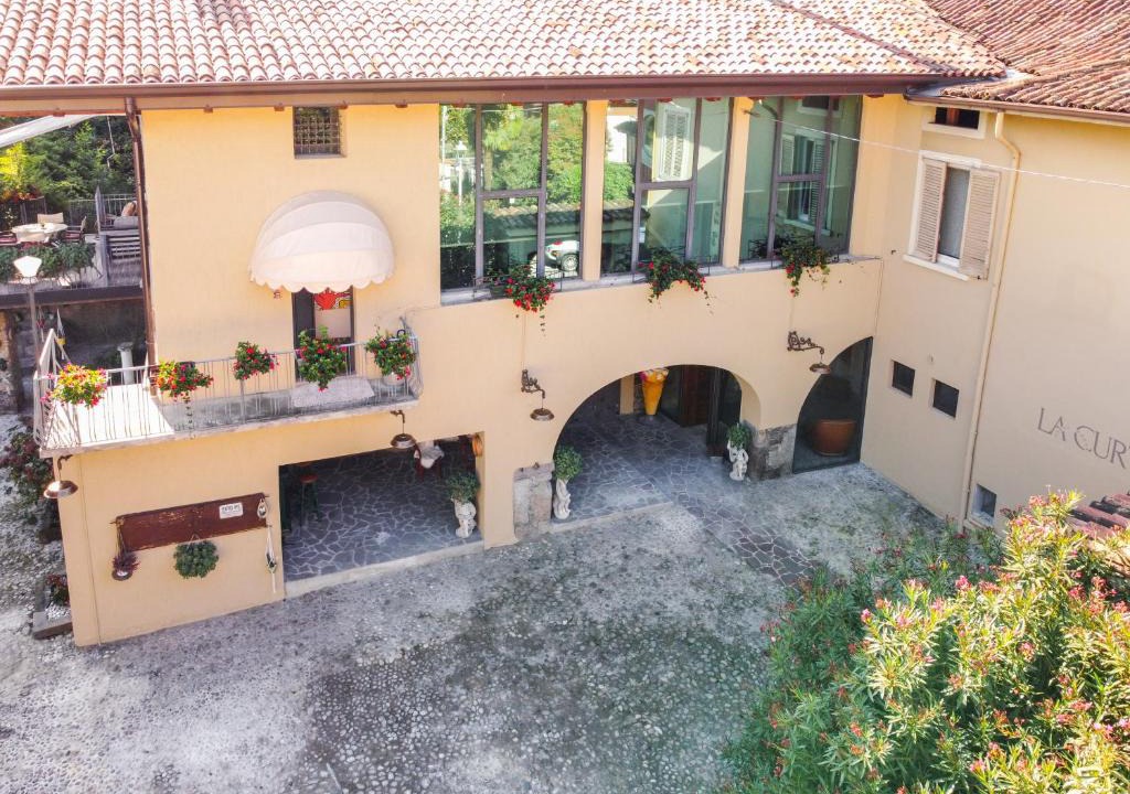 Artogne House | LA CURT guest house