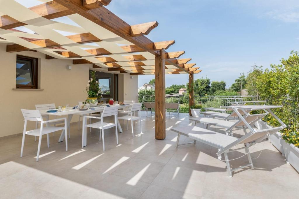 Massa Lubrense Apartment | LeMoon Holiday Home x7 con Terrazzo e Parcheggio - Sorrento Coast