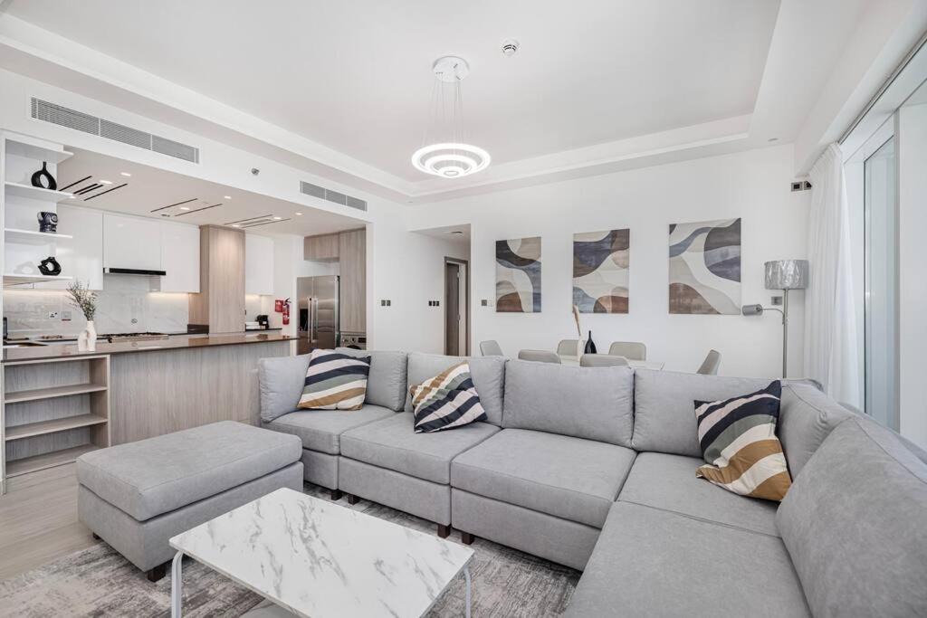 Jumeirah Lake Towers Apartment | Luxurious 3Bedroom Apartment