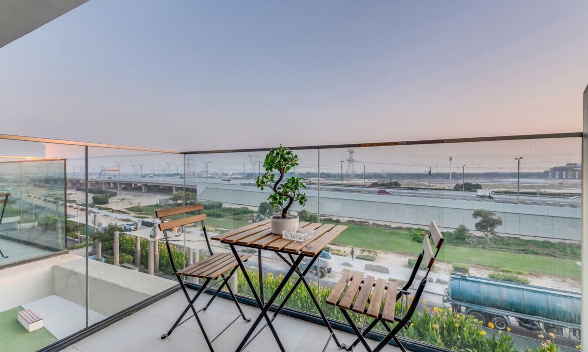 Nad Al Sheba Apartment | Luxury Apartment Pool Scenery