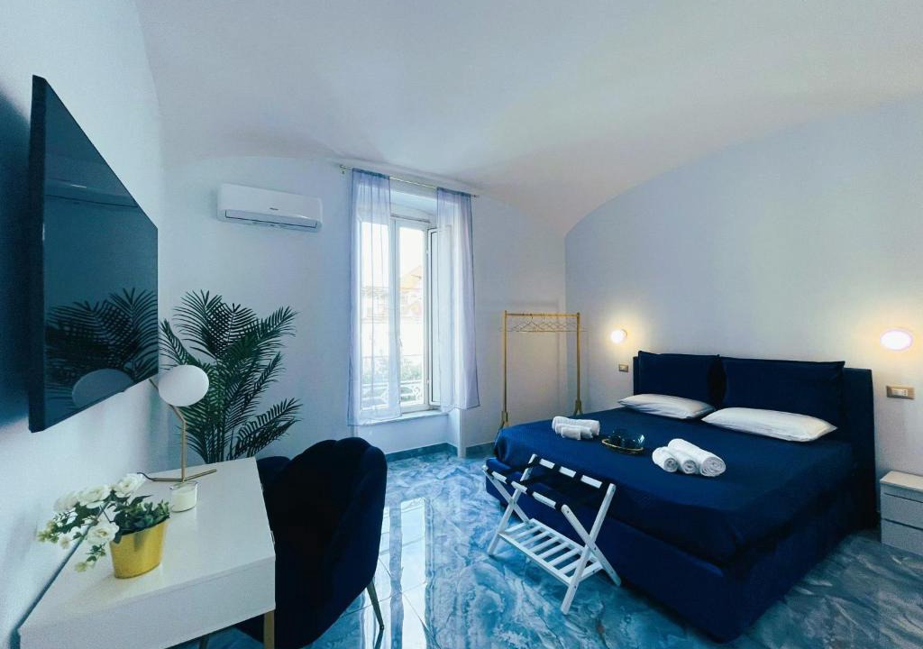 Rione Sanita Apartment | Luxury Blue House