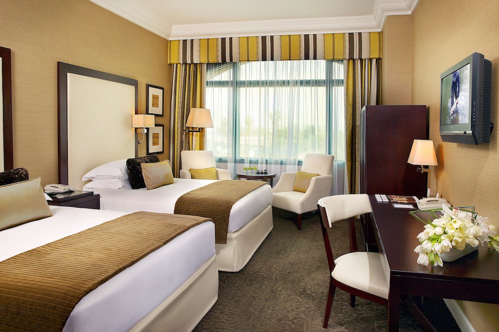 Garhoud Hotel | Mövenpick Grand Al Bustan Dubai