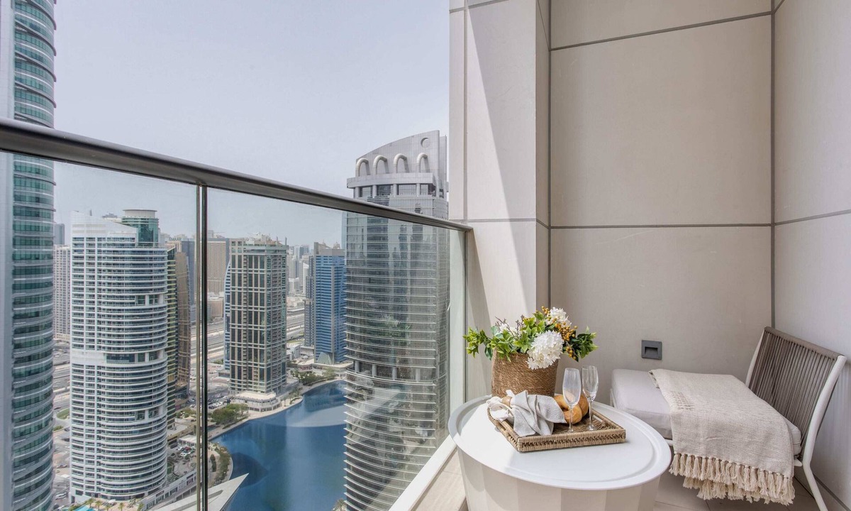 Jumeirah Lake Towers Apartment | Magnificent 2BR Apt w/Partial Lake views in JLT!