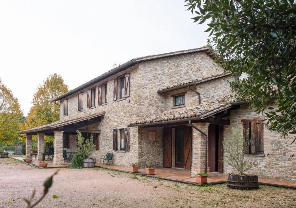 SantʼAngelo in Vado House | Magnificent Farmhouse in Sant Angelo in Vado with Garden