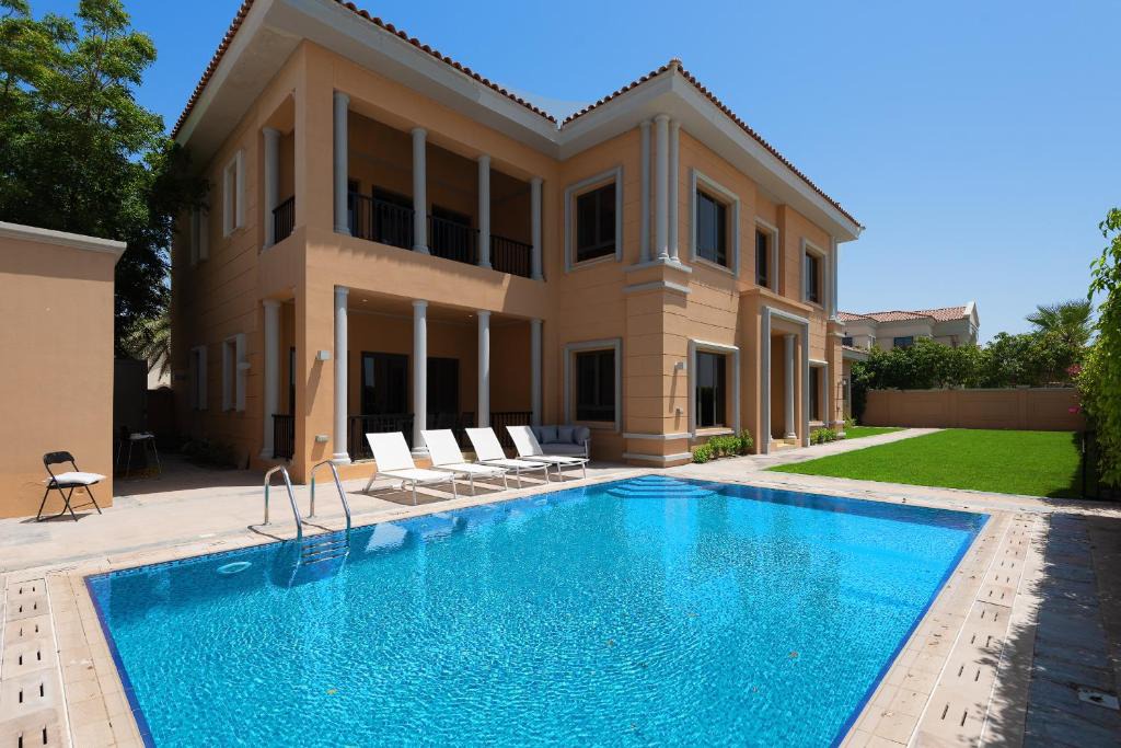 Palm Jumeirah Villa | Maison Privee - Prvt Pool & Beach! in Luxury Palm Jumeirah Villa