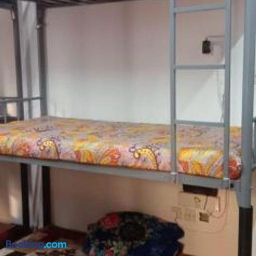 Al Majaz Apartment | Making friends with guests