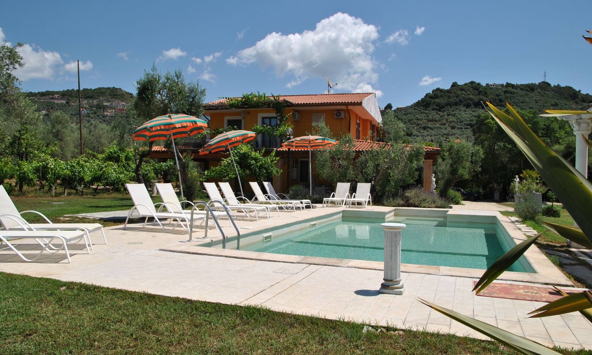 Sperlonga Villa | Meridiana holiday house with shared swimming pool