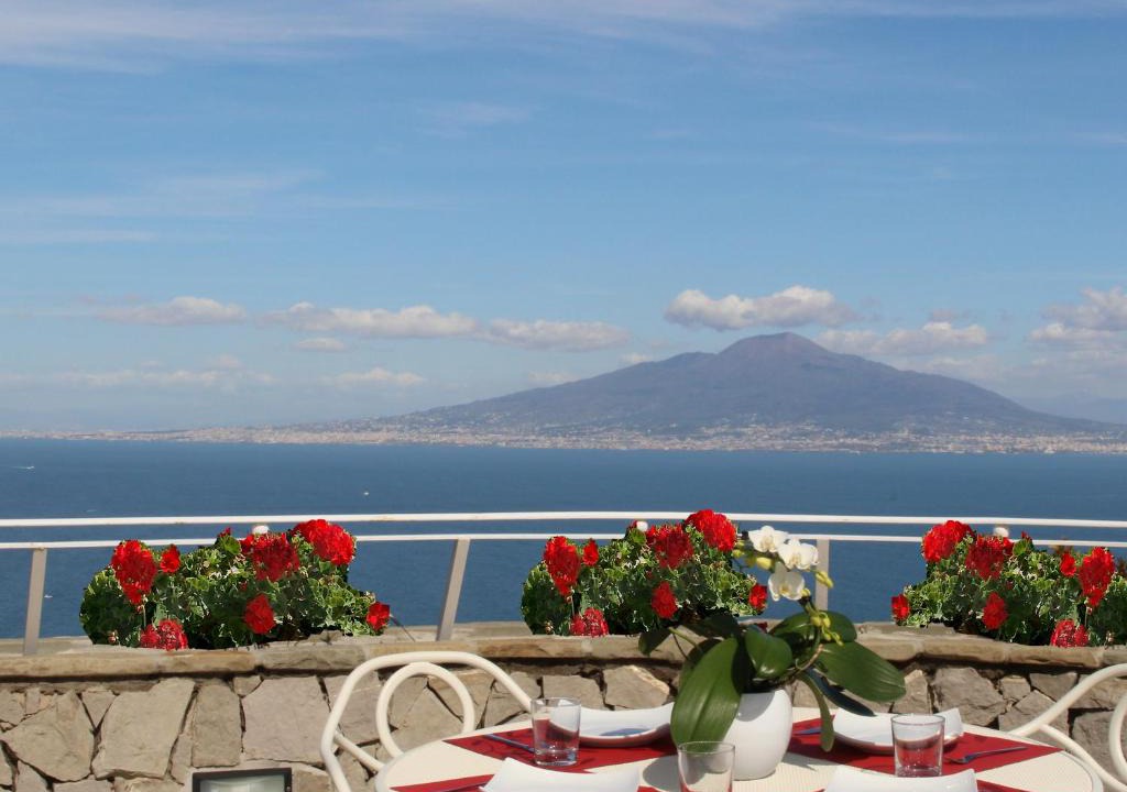 Priora House | MiraSorrento