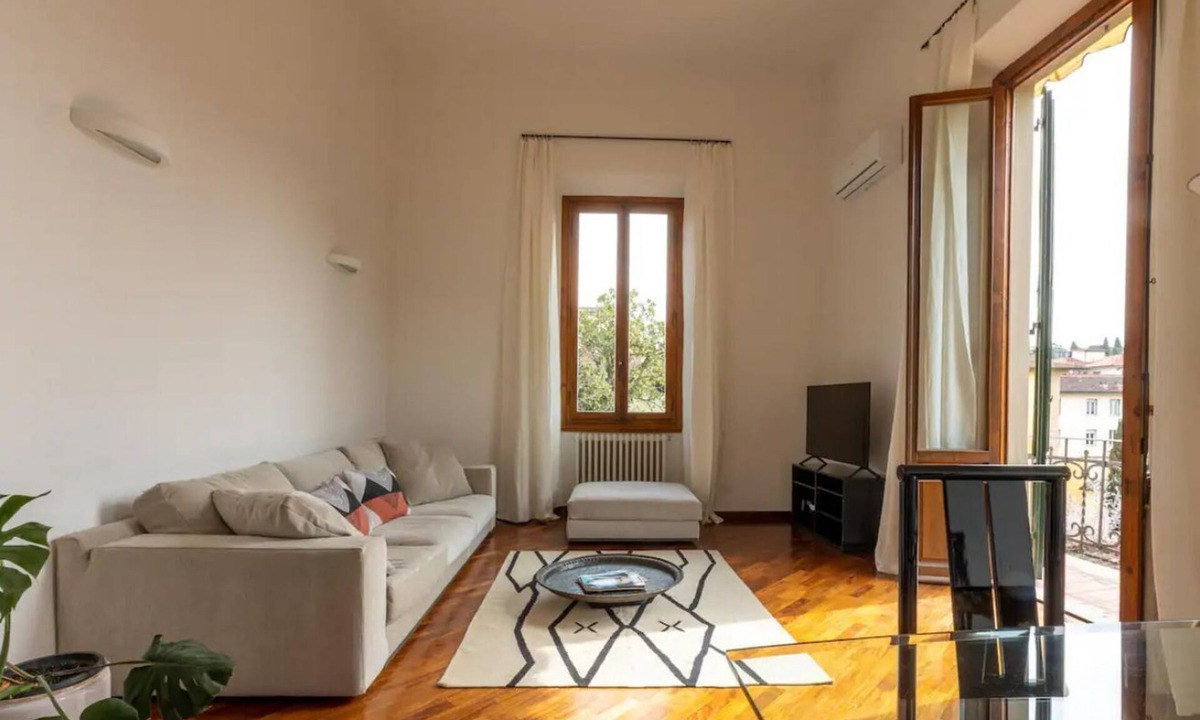 Oltrarno Apartment | Modern, Bright and Spacious 2-Bedroom Apartment