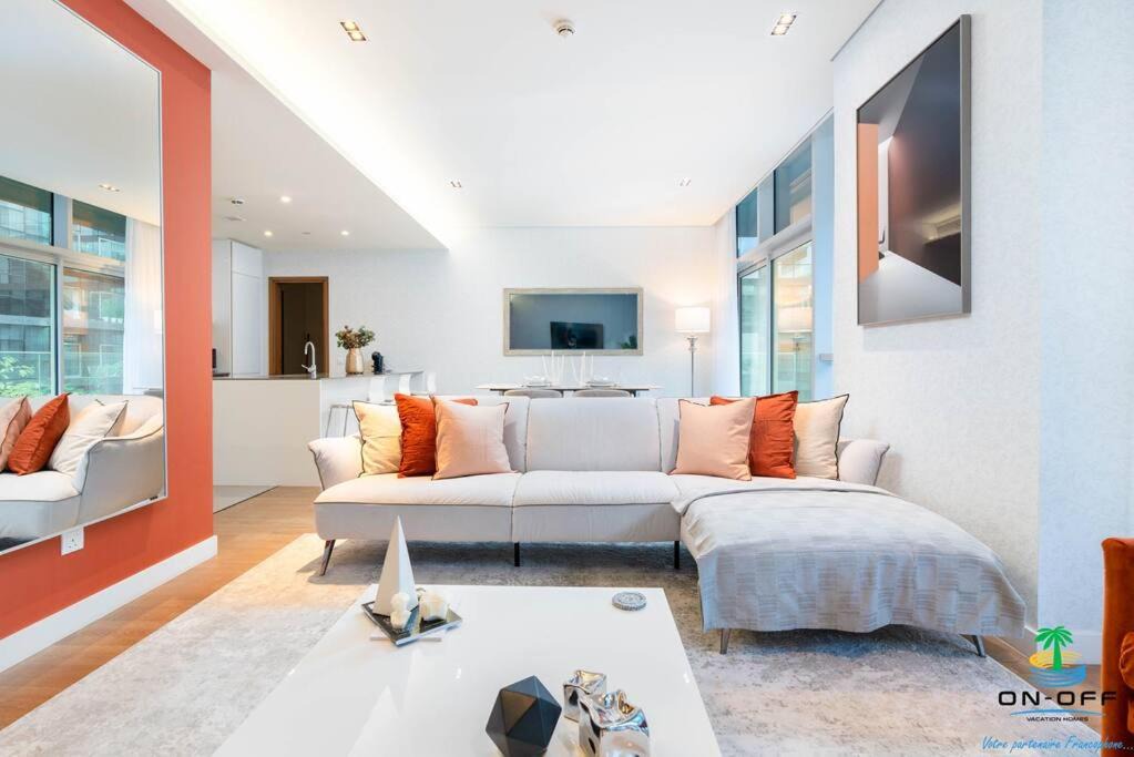 Jumeirah Apartment | Modern, Colorful & Cozy design