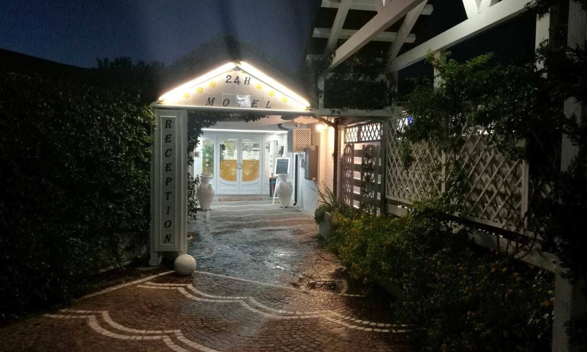 Lusciano Hotel | Motel 24h