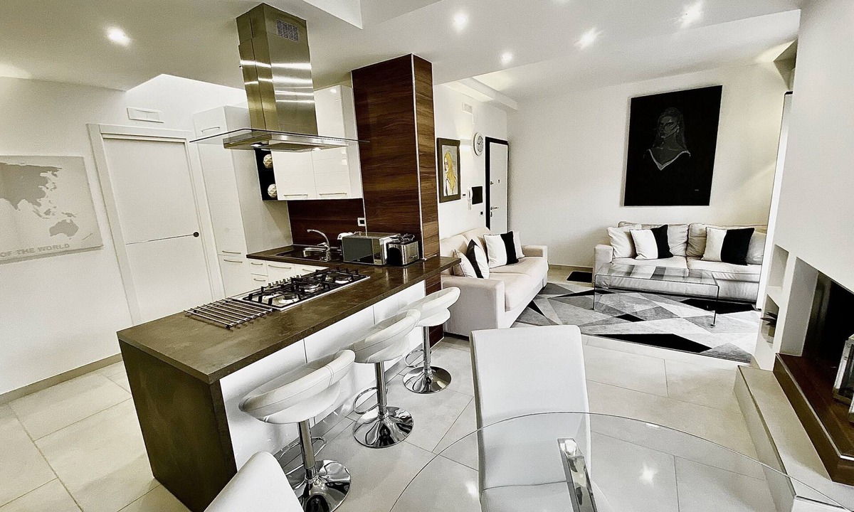 Tropea Apartment | "MOTTOLA APARTMENT" ELEGANT AND BRIGHT APARTMENT 200 mt from the sea