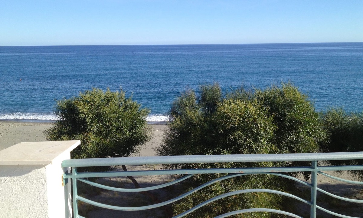 Brancaleone House | New modern beachfront townhouse on pristine private beach