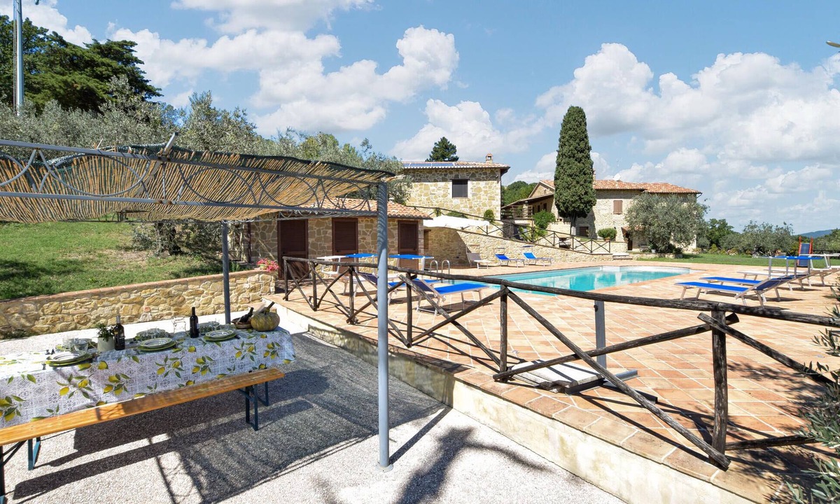 Gualdo Cattaneo Apartment | Nice apartment in Loc. Saragano, Gualdo
