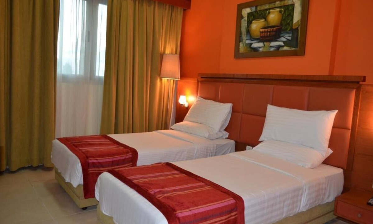 Al Mankhool House | One Bedroom Suite Near Manhattan Avenue By Luxury Bookings