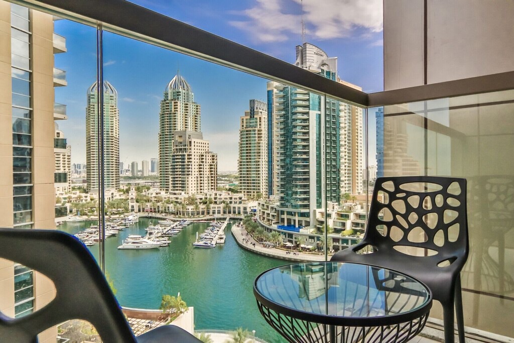 Dubai Marina Apartment | Partial Marina View 2BR by the Marina Promenade