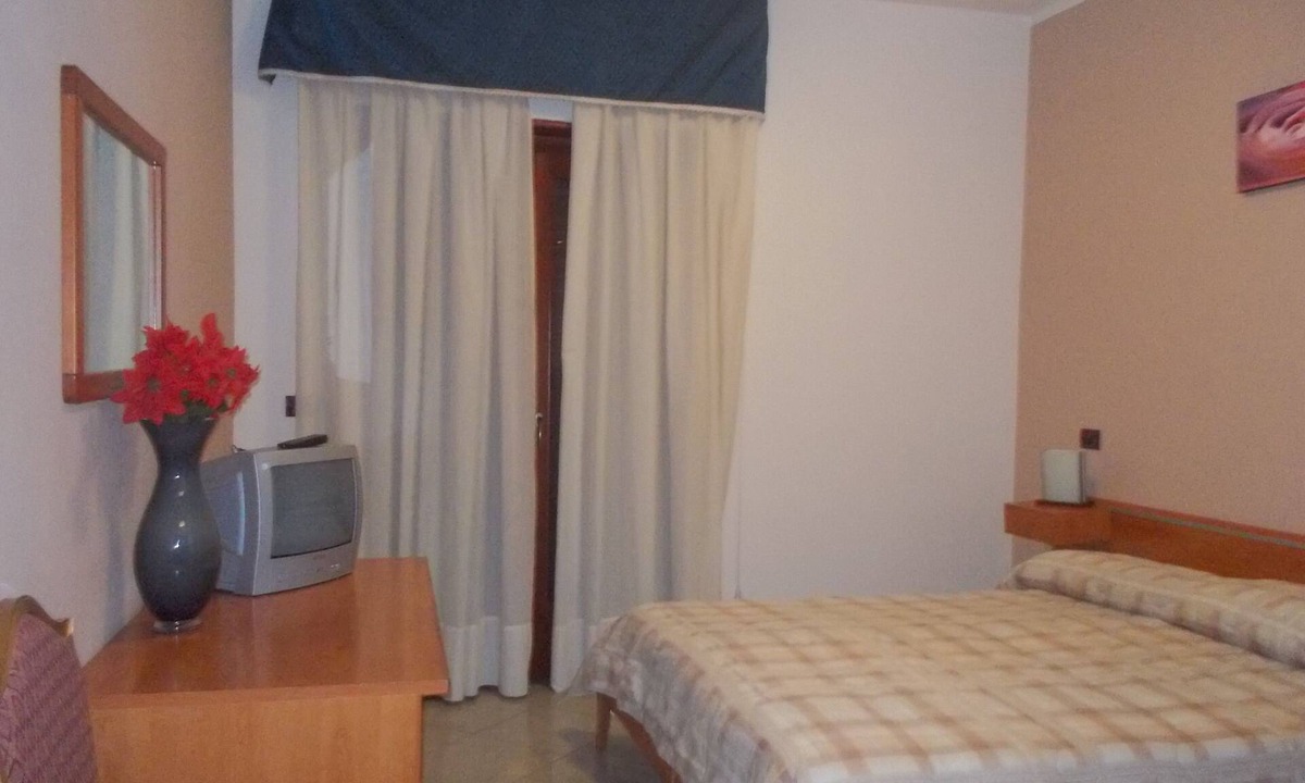 Ospedaletto D'Alpinolo Hotel | PARTNER ROOM - ROYAL HOTEL
