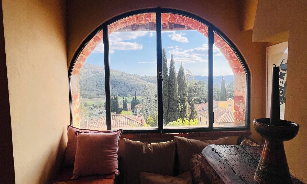 Pieve a Presciano Apartment | Penthouse overlooking Tuscan hills two bedrooms two bathrooms