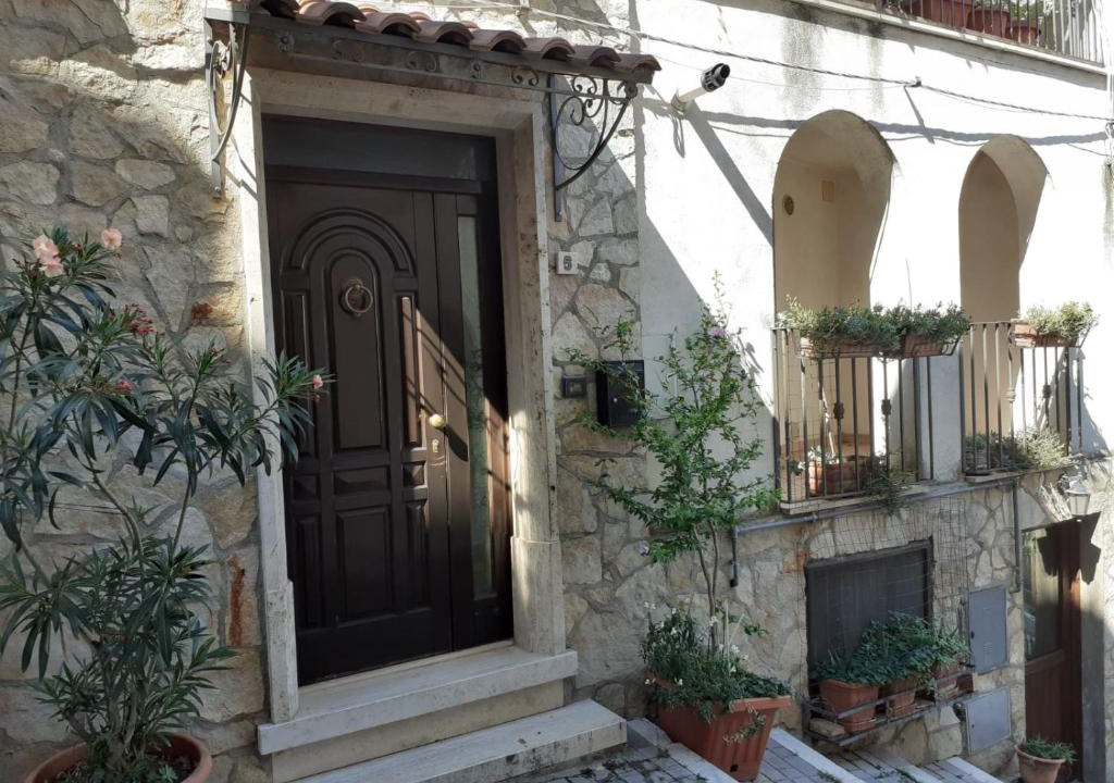 Roccavivara House | Porta del Colle