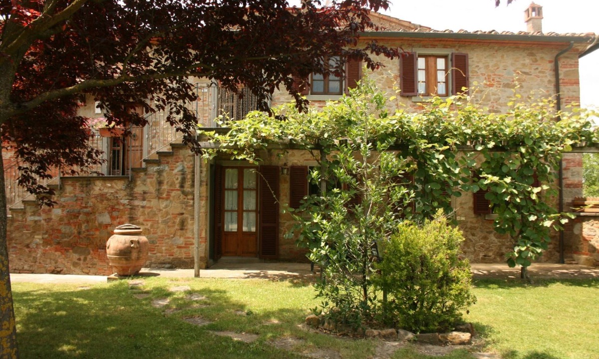Ground Persons Badminton Court Table Tennis Bowling | Podere Viti